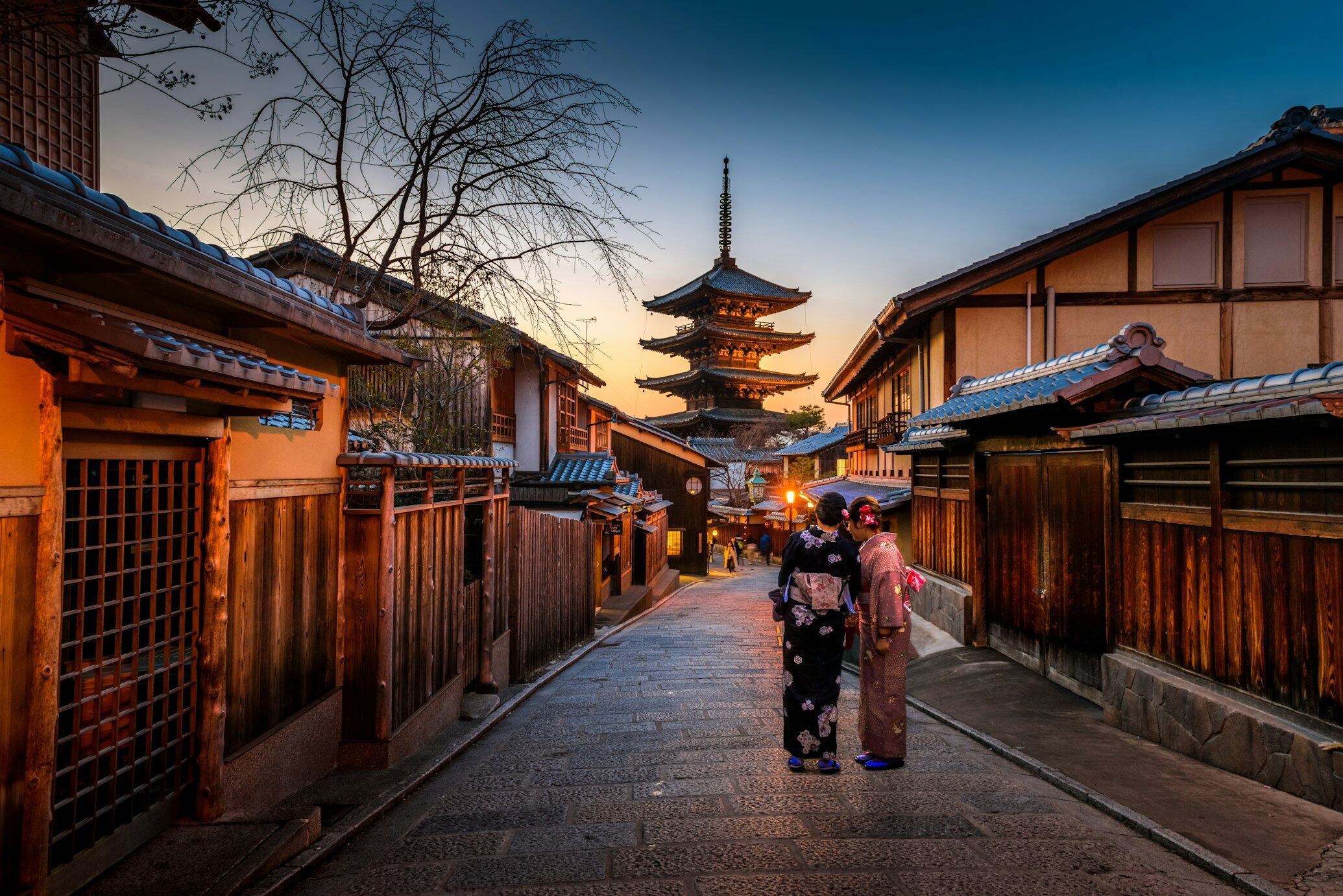 Kyoto Station Guide: Shinkansen Access, JR Lines, and Travel Tips